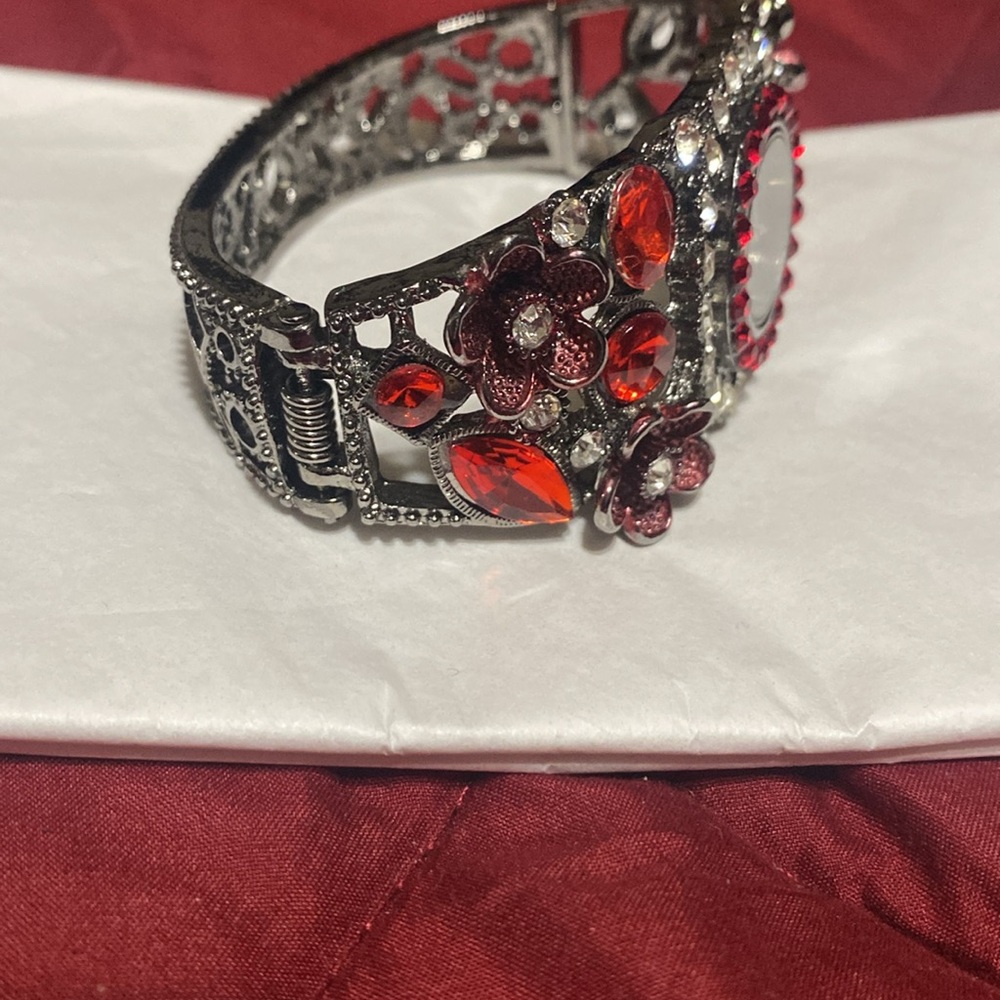 Dark Silver Ruby Red Bracelet Watch - image 3